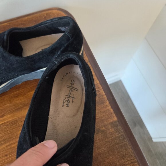 Clarks Collection Faux Suede black lace up wedge shoes. Size 7.5 - Picture 3 of 6